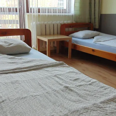 Folks Village Plowce House Vandrerhjem