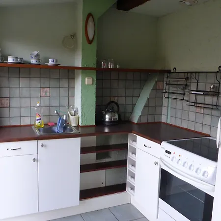 Hostel Folks Village Plowce House