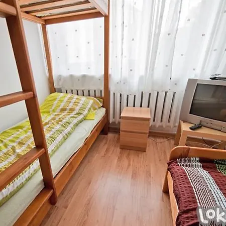 Folks Village Plowce House 호스텔 *