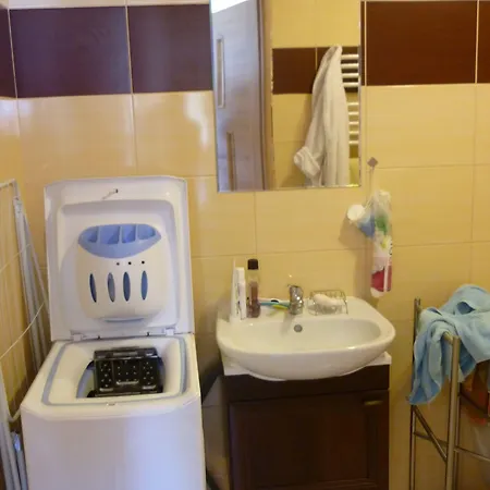 Folks Village Plowce House ホステル