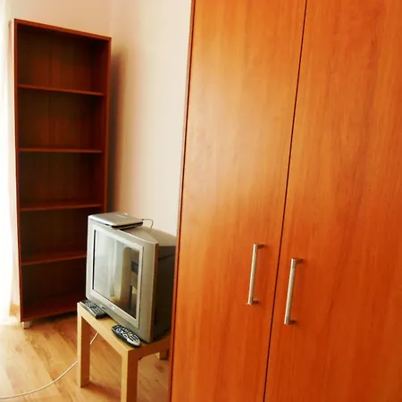 Folks Village Plowce House *