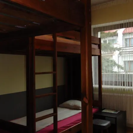 Хостел Folks Village Plowce House