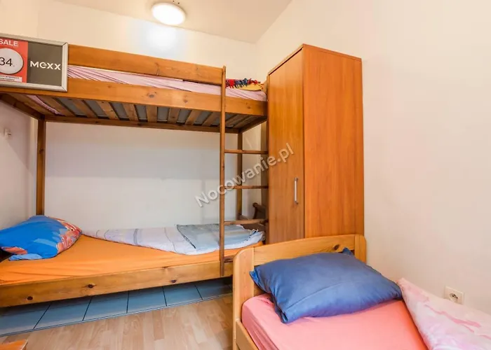 Albergue Folks Village Plowce House *